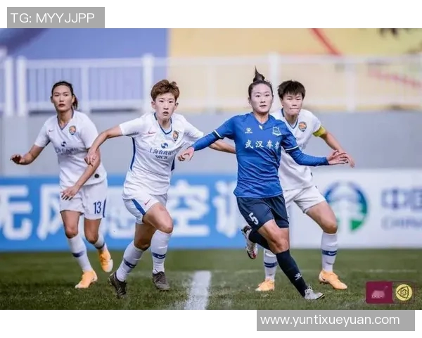 重庆足球队与武汉足球队的较量深度解析与赛后反思 重庆足球队与武汉足球队的较量深度解析与赛后反思