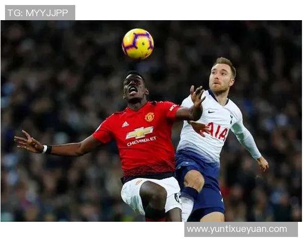 曼联热刺激战看台球迷热情高涨共同见证精彩对决