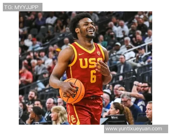 詹姆斯父子同台时刻来临布朗尼正式宣布参加NBA选秀