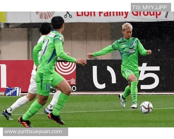 福冈黄蜂与不死鸟的激烈对决揭示了足球的无限魅力与竞争精神 福冈黄蜂与不死鸟的激烈对决揭示了足球的无限魅力与竞争精神