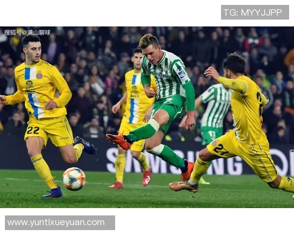 皇马与巴萨激战正酣精彩瞬间截图回顾与分析