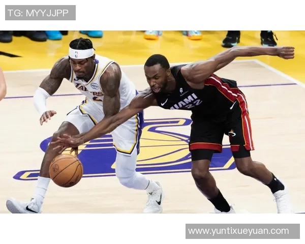 老鹰与湖人激战正酣球迷期待精彩对决与巅峰时刻