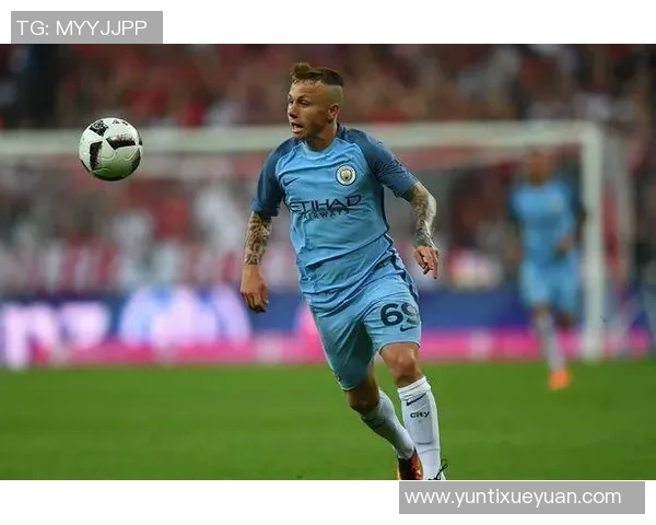 范戴克的传奇之路:从青涩小将到世界顶级后卫的蜕变与荣耀 范戴克的传奇之路:从青涩小将到世界顶级后卫的蜕变与荣耀