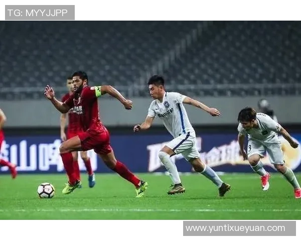 2014年广州恒大与柏队激战回顾：巅峰对决中的精彩瞬间与战术分析