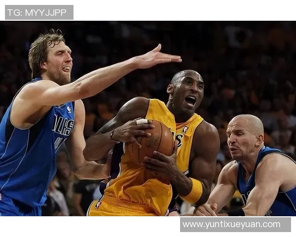 2011年NBA季后赛小牛与雷霆第三场激战回顾与精彩瞬间分析 2011年NBA季后赛小牛与雷霆第三场激战回顾与精彩瞬间分析